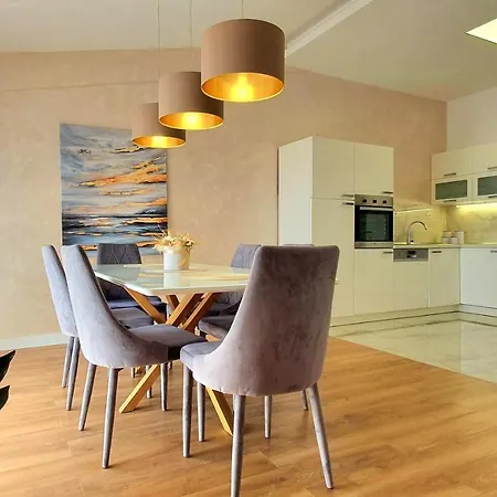 Grey House Apartment Makarska