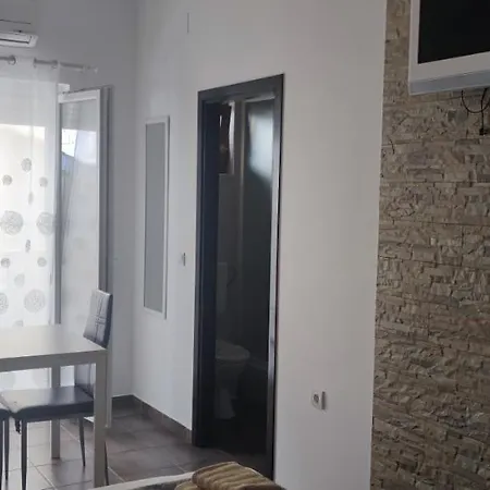 Grey House 公寓 马卡尔斯卡